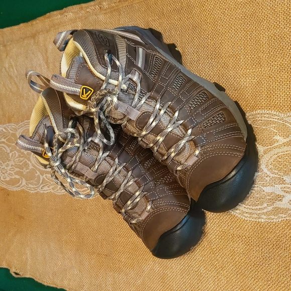 Keen Shoes - Keen Voyageur Mid Waterproof Leather Hiking Boots Women's Sz 9.5, Brown/Custard